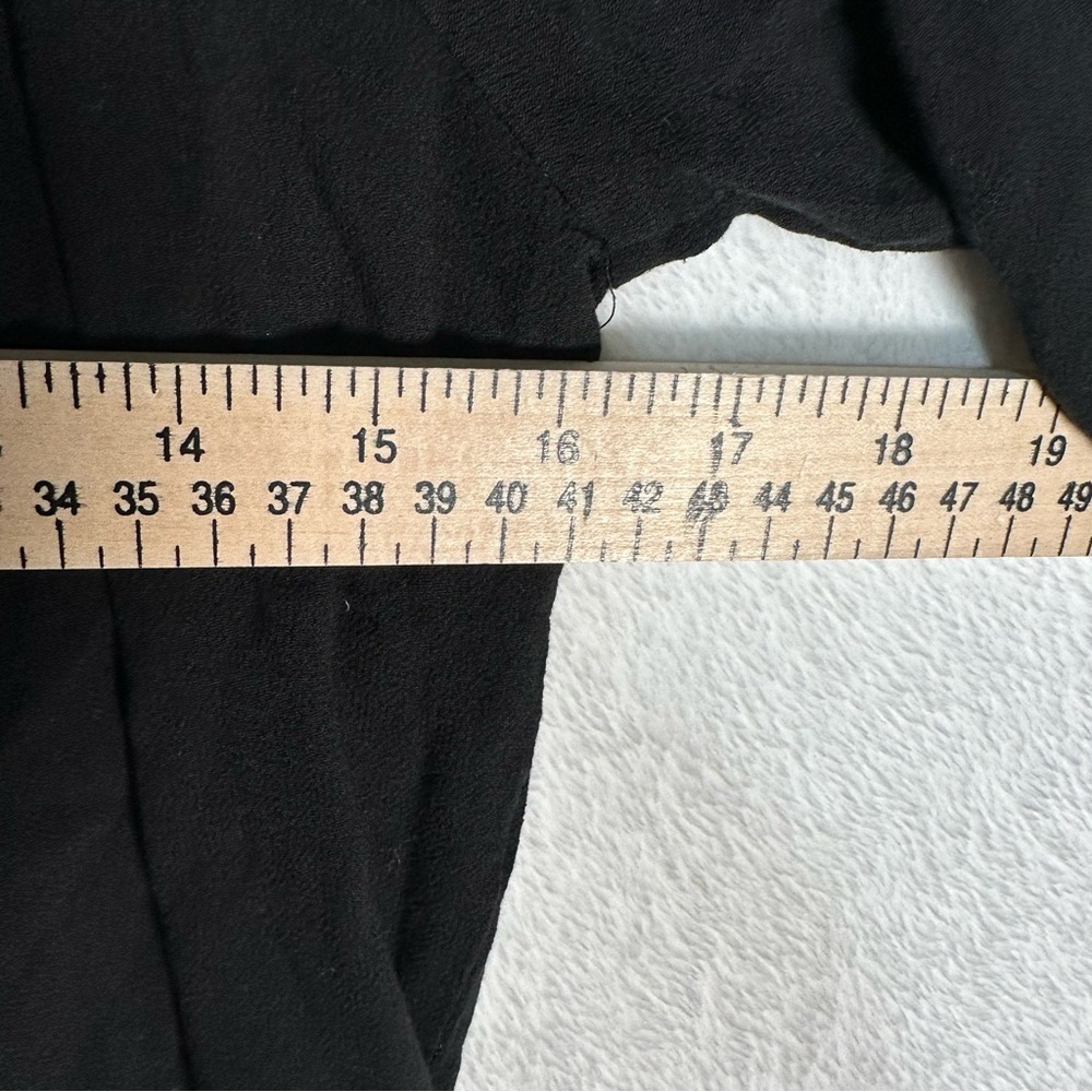 Forever‎ 21 Womens Black Crop Top Blouse Bell Sleeve Sz Large Whimsical Goth - Picture 4 of 7